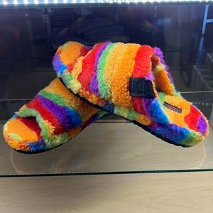 UGG Fluff cali collage slides size 9